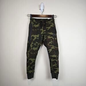 Nike Sportswear Tech Fleece Big Kids Size M/10-12 Camo Joggers Black/Sequoia